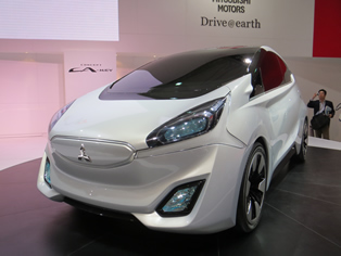三菱汽车展出了Concept CA-MiEV概念车