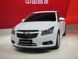 通用中国首发科鲁兹两厢，预计2013年下半年上市。